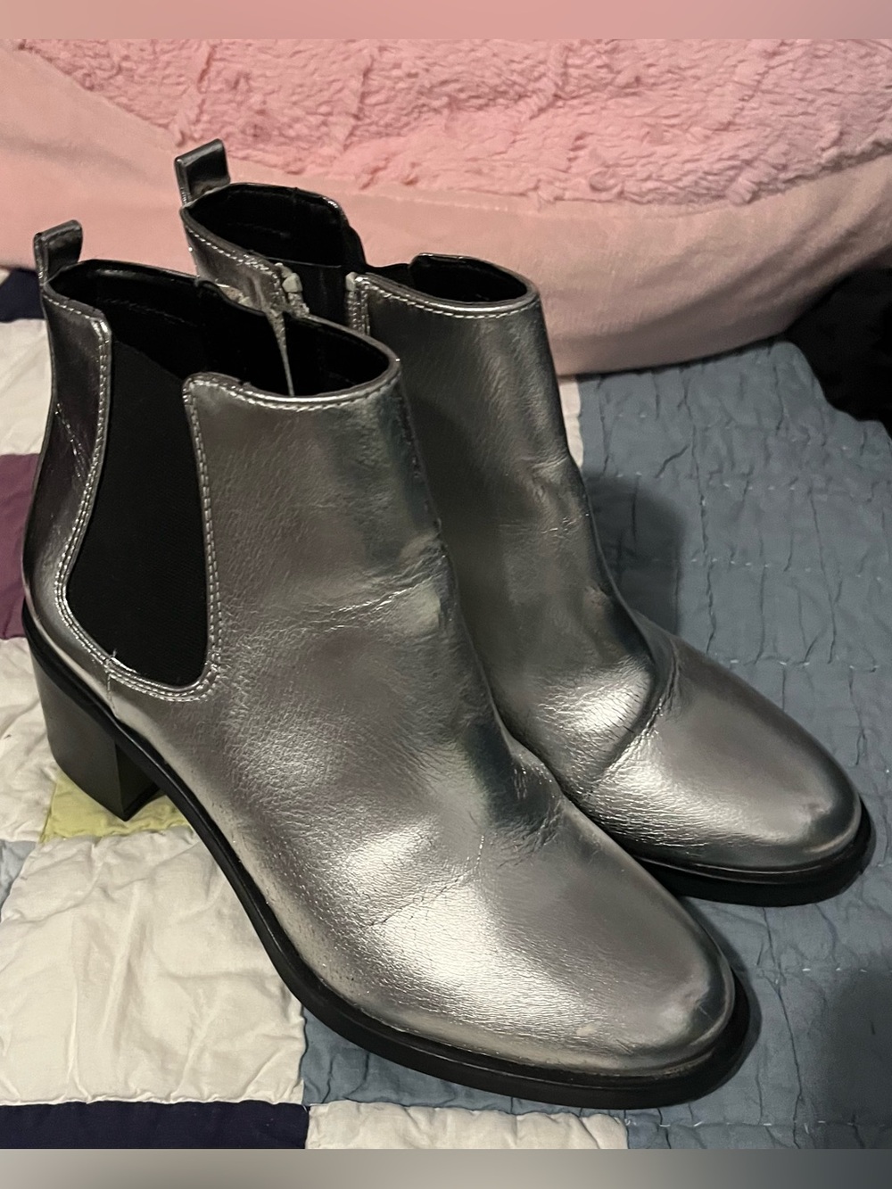 Libby Edelman silver stretchy ankle boots women’s size 7